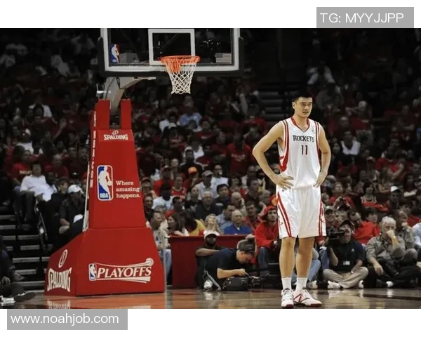 姚明带领中国男篮勇闯奥运赛场展现拼搏精神与团结力量