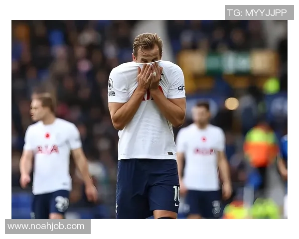 德甲焦点战拜仁与巴萨战平帽子戏法引发转会热议