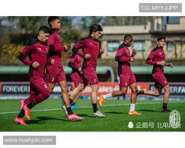 欧联杯精彩对决AC米兰以4-0大胜曼联引发全场热烈反响 欧联杯精彩对决AC米兰以4-0大胜曼联引发全场热烈反响