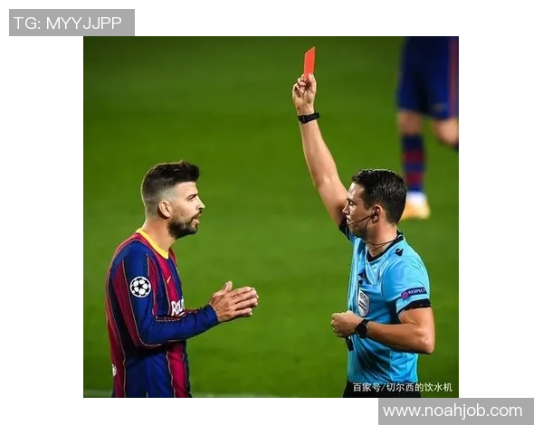 英超激战AC米兰5-0大胜巴萨争议判罚引发全场热议