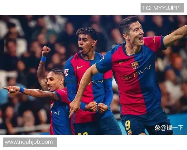 英超激战巴黎圣日耳曼与巴萨战成平局乌龙球瞬间引发全场狂欢